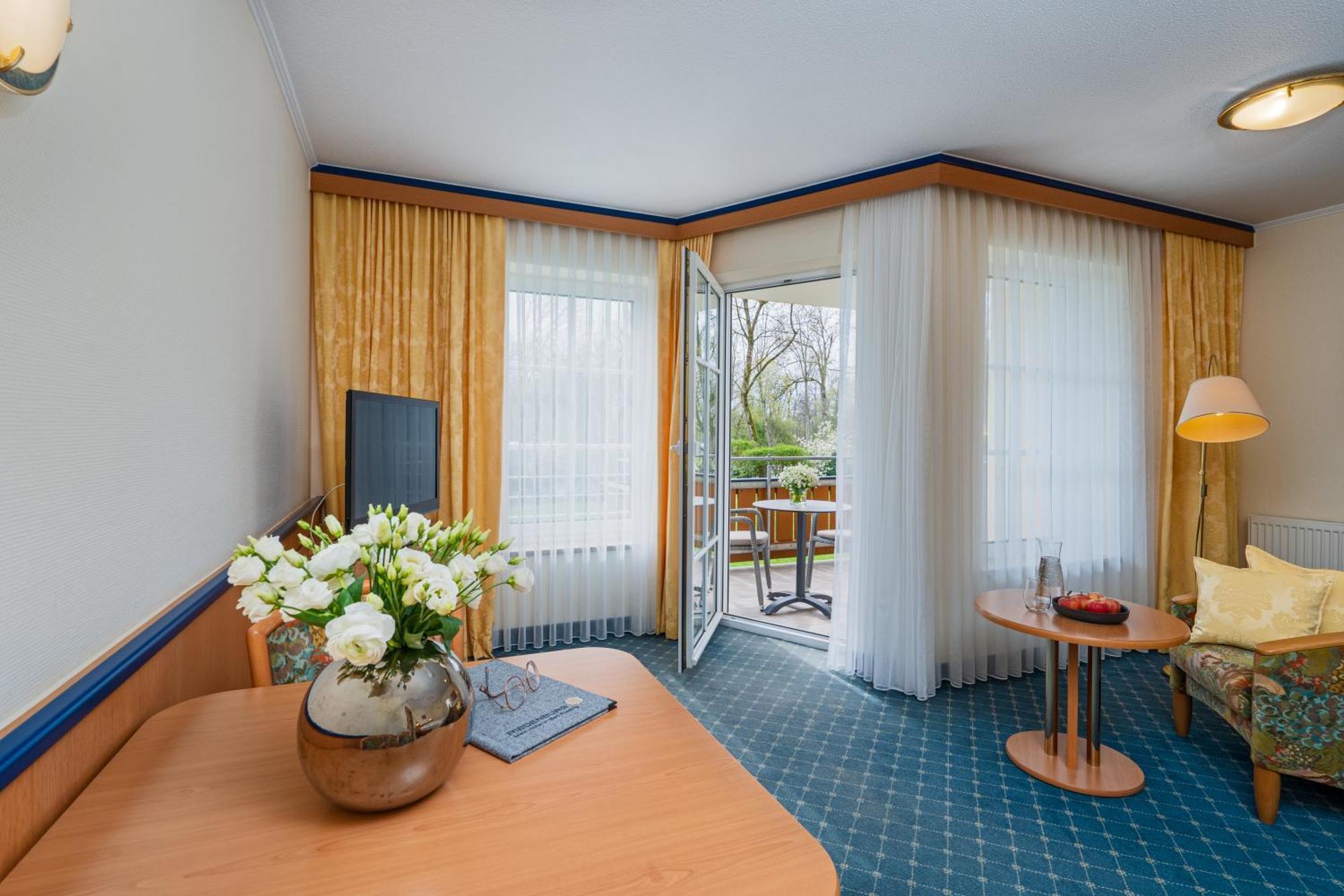 Hotel Riedenburg บาดฟึสซิง ภายนอก รูปภาพ